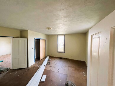 190 D St NE, Linton, IN 47441 - photo 5