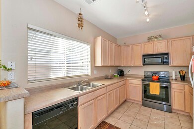 1015 S Va-012-20-DLB 2242-MLS_Size