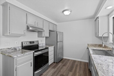 2808 Crystal Dr, Medford, OR 97504 - photo 3