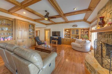 322 SW Marsh Wren St, Lees Summit, MO 64082 - photo 5