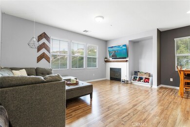 15663 Vista Way unit 100, Lake Elsinore, CA 92532 - photo 4