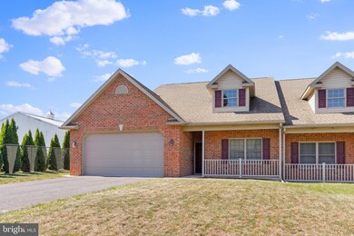 93 Monroe Dr, Chambersburg, PA 17201 - photo 2