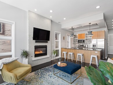 903 N Honore St unit 2, Chicago, IL 60622 - photo 6