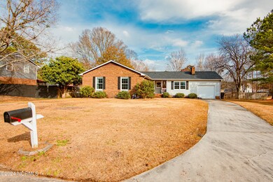 207 Cambridge Ct, Jacksonville, NC 28546 - photo 2