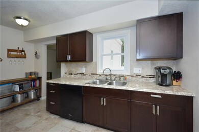 3115 56th St, Des Moines, IA 50310 - photo 6