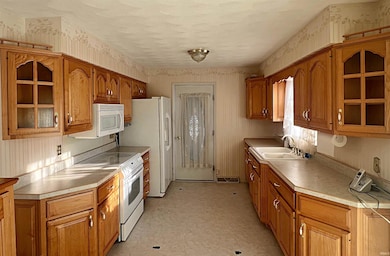 927 N Clark St, Loogootee, IN 47553 - photo 5