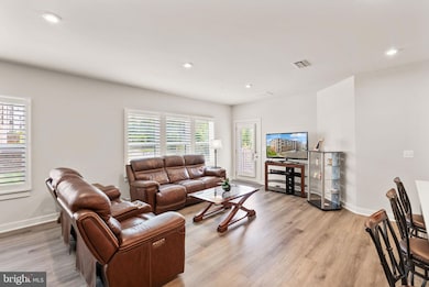 46270 Mount Allen Terrace unit 201, Sterling, VA 20164 - photo 5