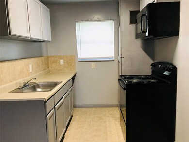 8717 Spaulding St unit 3, Houston, TX 77016 - photo 4