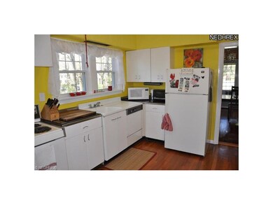 3412 Superior Park Dr, Cleveland Heights, OH 44118 - photo 7