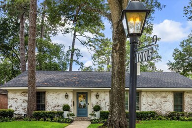 10015 Sugar Hill Dr, Houston, TX 77042 - photo 2