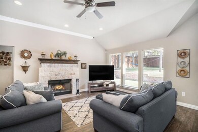 1608 Donna Ln, Bedford, TX 76022 - photo 5