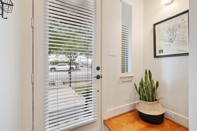 722 W 8th St, Houston, TX 77007 - photo 5