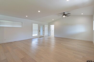 3225 3225 S Donnybrook Ave, Tyler, TX 75701 - photo 3