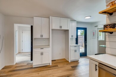44 Palmdale Kitchen 3