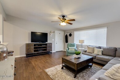 416 N Williams unit D, Mesa, AZ 85203 - photo 4