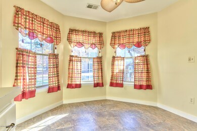 547 Petunia Ln N Manchester-large-010-Di