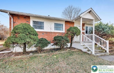 856 Poplar Rd, Hellertown, PA 18055 - photo 2