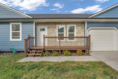 8739 Eagles Landing Dr, Manhattan, KS 66502 - photo 6