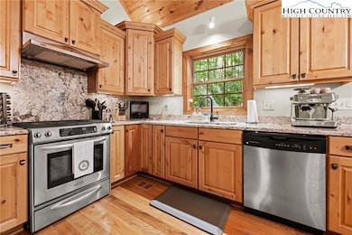 218 Sorrento Falls Rd, Blowing Rock, NC 28605 - photo 3