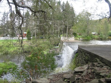 588 Cliff St, Honesdale, PA 18431 - photo 6