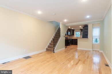 2043 Mountain St, Philadelphia, PA 19145 - photo 3