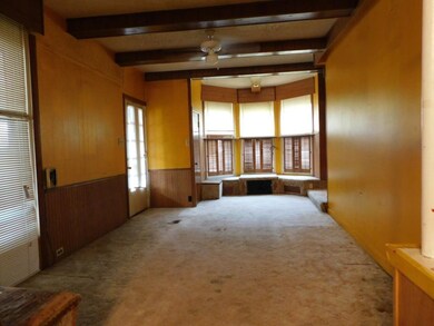 704 E 4th St N, Newton, IA 50208 - photo 7