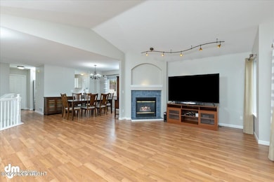 06-Living Room 20220801-DW-1131