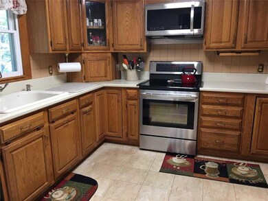 5285 Elgin Dr, Emmaus, PA 18049 - photo 4