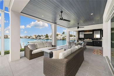 414 Palm Ct, Naples, FL 34108 - photo 3