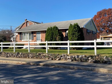 107 Monroe St, Reading, PA 19605 - photo 2