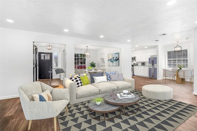 2325 Chelmsford Ct, Alvin, TX 77511 - photo 3