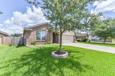 393 Henry St, Alvin, TX 77511 - photo 3
