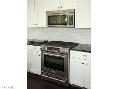Kitchen - Gas Range in kitchen in similar model