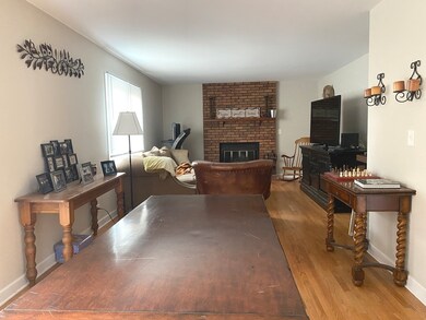 2425 Waupaca Ct, Naperville, IL 60564 - photo 7