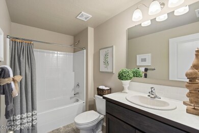 thumbnail_Edgewood - Bathroom