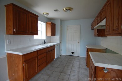1383 E 138th Place, Glenpool, OK 74033 - photo 4