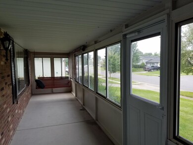 4724 Northtowne front porch