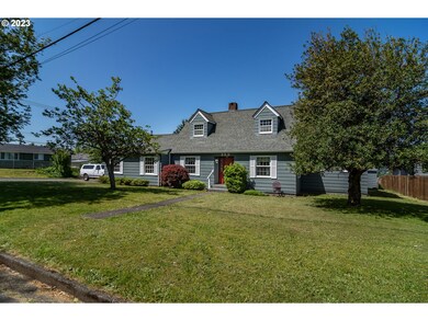 330 Bender St, Myrtle Point, OR 97458 - photo 4