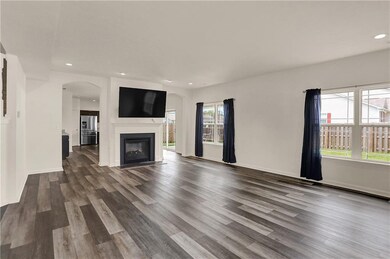 8694 Thatcher Ln, Avon, IN 46123 - photo 5