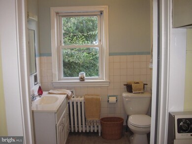 121 W Lancaster Ave, Downingtown, PA 19335 - photo 2