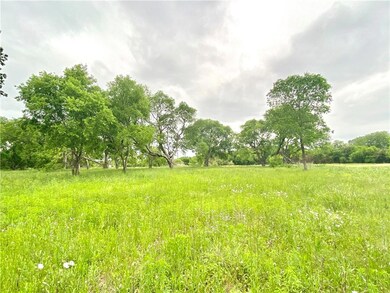 Lot 7 4th St, Bruceville-Eddy, TX 76524 - photo 2
