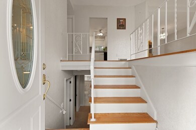 8 Spring Ln, Sharon, MA 02067 - photo 2