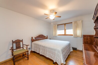 2519 9th Pkwy, Waukegan, IL 60085 - photo 7