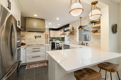 154 W Bergen Dr, Milwaukee, WI 53217 - photo 6