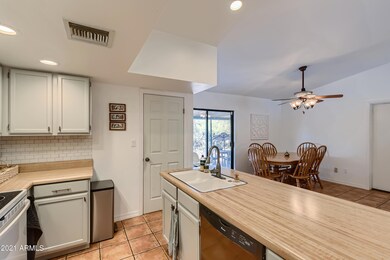 09 Kitchen