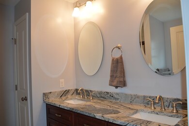 463 Russells Mills Rd, Dartmouth, MA 02748 - photo 5