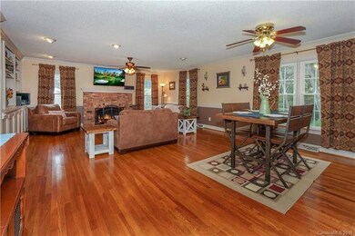 1509 Cameron Dr, Statesville, NC 28625 - photo 3