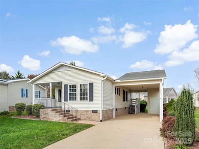 233 White Ash Cir, Hendersonville, NC 28739 - photo 2