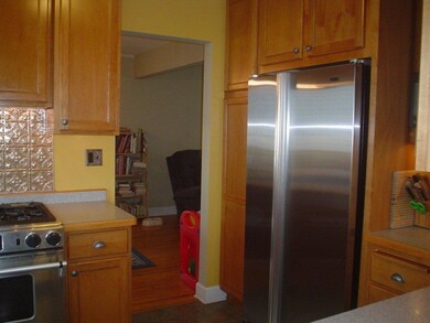 302 5th Ave N 009