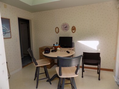 113 Castlewood Dr, Carpentersville, IL 60110 - photo 7